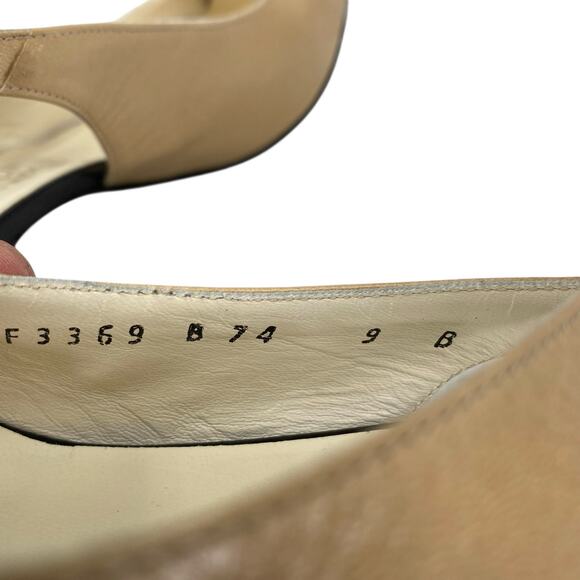 Salvatore Ferragamo Women’s Tan Black Pointed Toe Kitten Heel Size 9 B - Picture 11 of 12